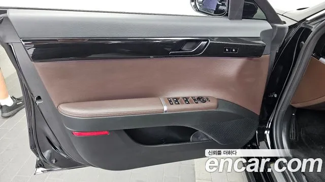 Hyundai Grandeur Grandeur (GN7) 2.5 Бензин 2WD — Фото автомобиля 17