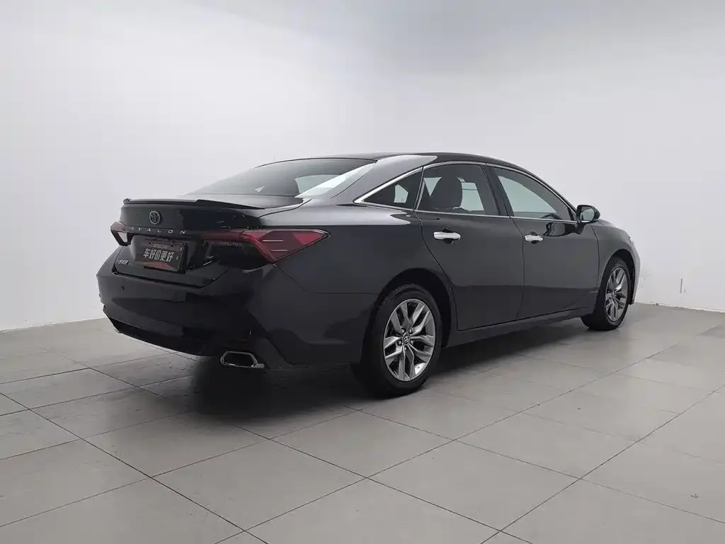 Toyota Avalon 2021 2.5L Luxury Edition — Фото автомобиля 2
