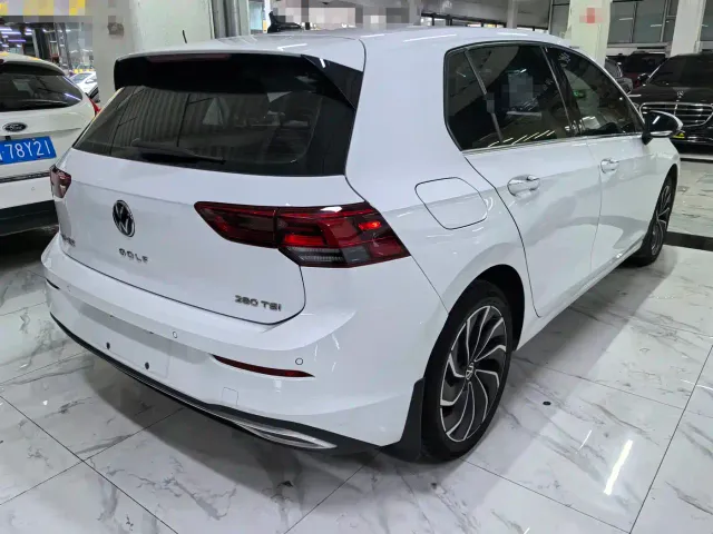 Volkswagen Golf — Фото автомобиля 6