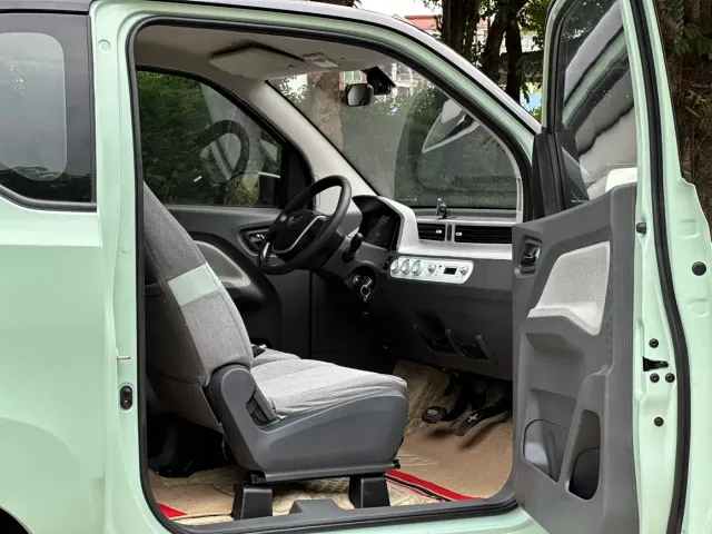 Wuling Hongguang Mini EV — Фото автомобиля 12