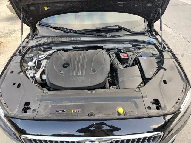 Volvo S90 — Фото автомобиля 16
