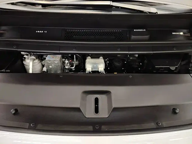 Li Auto MEGA — Фото автомобиля 19