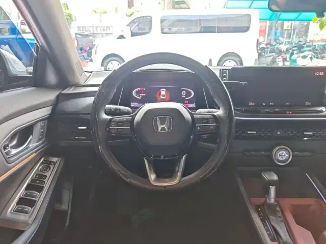 Honda Accord — Фото автомобиля 10