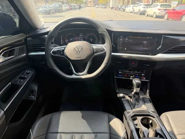 Volkswagen Passat — Фото автомобиля 13