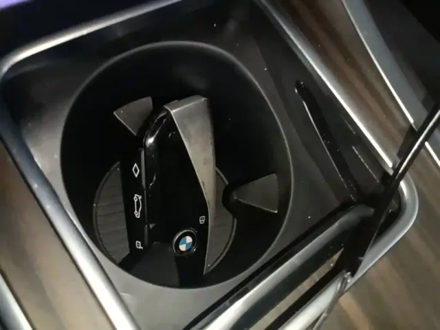 BMW 7 Series — Фото автомобиля 8