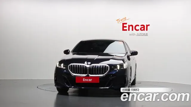 BMW 5 Series G60 — Фото автомобиля 3