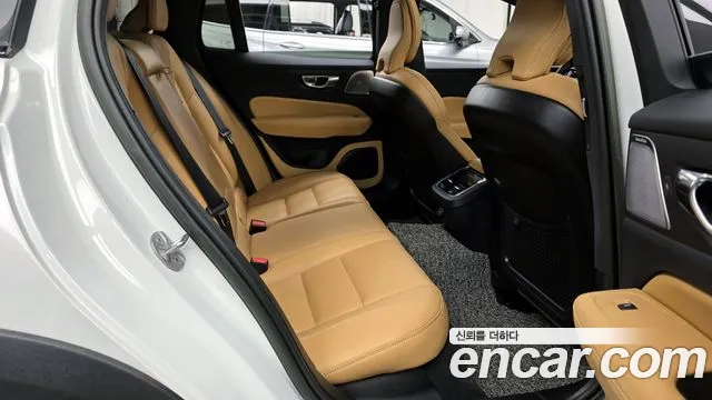 Вольво V60 V60 Cross Country 2 поколение B5 Pro AWD — Фото автомобиля 12