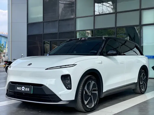 Nio ES8 — Фото автомобиля 10