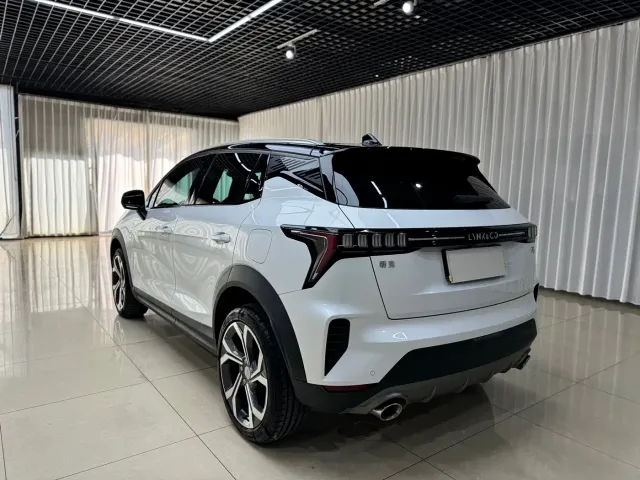 Lynk & Co 06 — Фото автомобиля 4