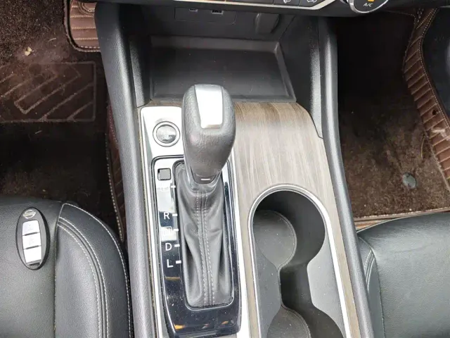 Nissan Teana — Фото автомобиля 13
