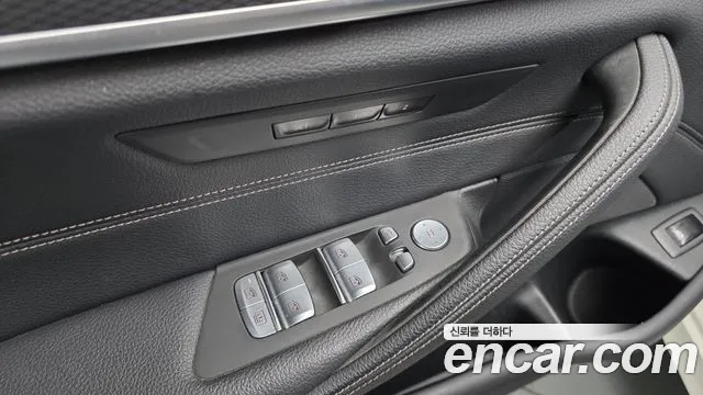 BMW 5 Series G30 — Фото автомобиля 28