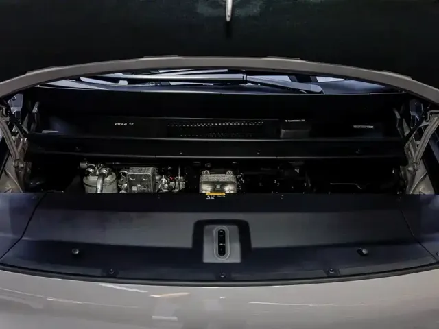 Li Auto MEGA — Фото автомобиля 9