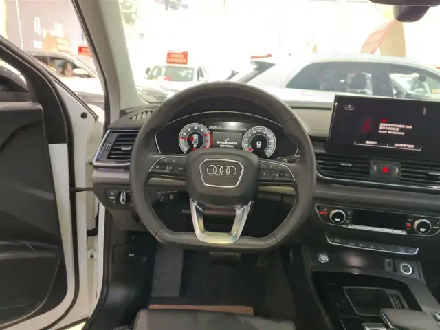 Audi Q5L — Фото автомобиля 6
