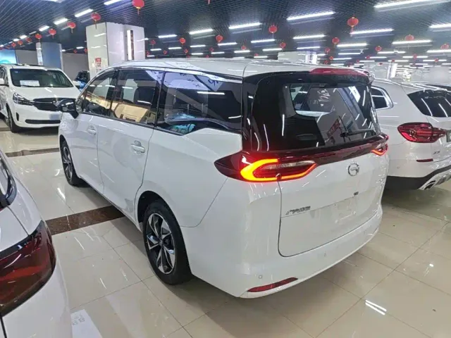 GAC Trumpchi M6 — Фото автомобиля 4