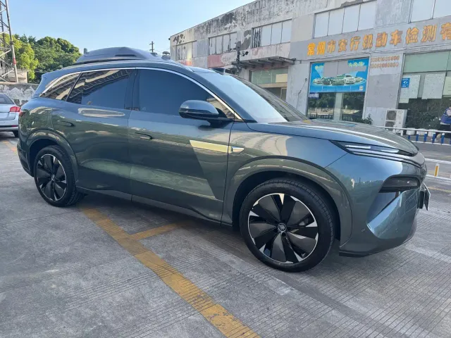 BYD Tang L — Фото автомобиля 7