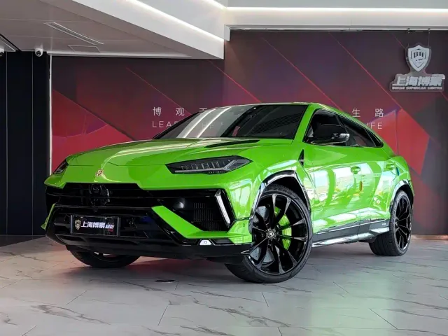Фотография автомобиля — Lamborghini Urus