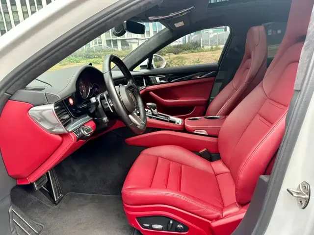 Porsche Panamera — Фото автомобиля 10