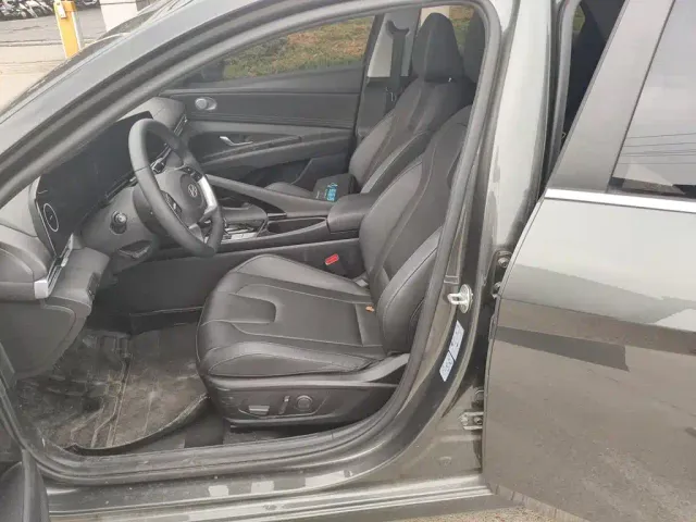 Hyundai Elantra — Фото автомобиля 11