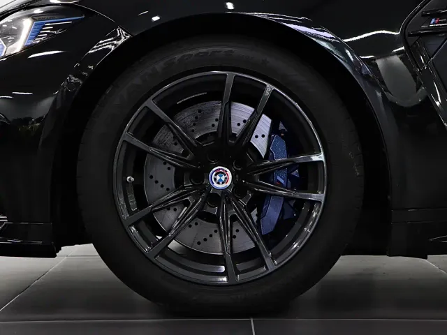 BMW M4 — Фото автомобиля 9