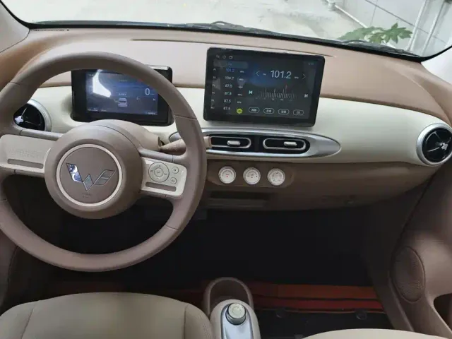 Wuling Hongguang Mini EV — Фото автомобиля 12