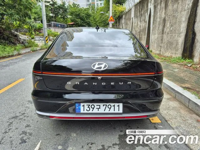 Hyundai Grandeur Grandeur (GN7) 2.5 Бензин 2WD — Фото автомобиля 4