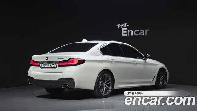 BMW 5-Series — Фото автомобиля 2