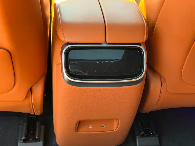 Aito M7 — Фото автомобиля 13