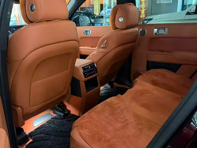 Li Auto L7 — Фото автомобиля 7