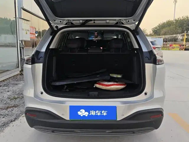 Buick Zhijing E7 — Фото автомобиля 4