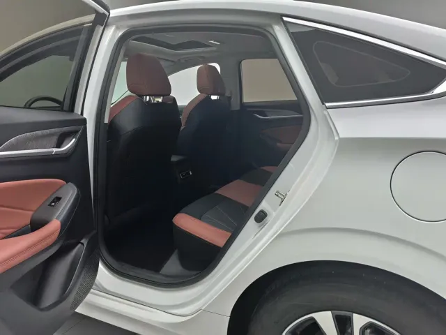 Changan Eado — Фото автомобиля 11