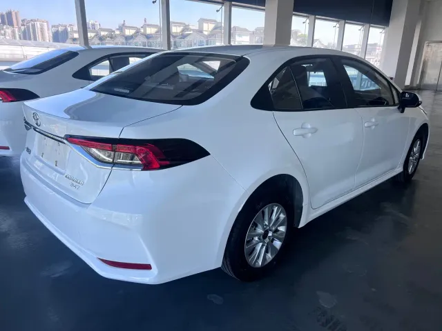 Toyota Corolla — Фото автомобиля 6