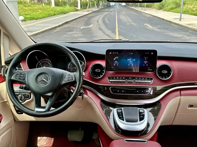 Mercedes-Benz V-Class — Фото автомобиля 8