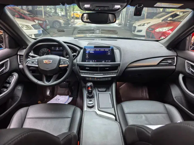 Cadillac CT5 — Фото автомобиля 9