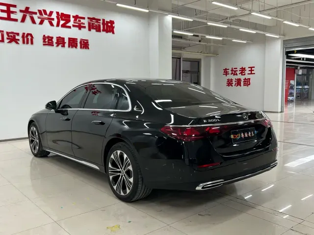Mercedes-Benz E-Class — Фото автомобиля 13