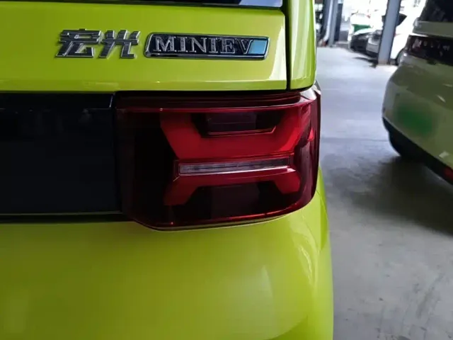Wuling Hongguang Mini EV — Фото автомобиля 7