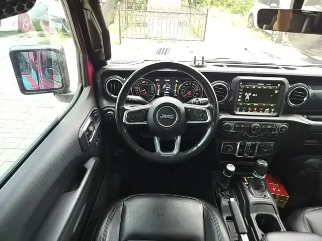 Jeep Wrangler — Фото автомобиля 10