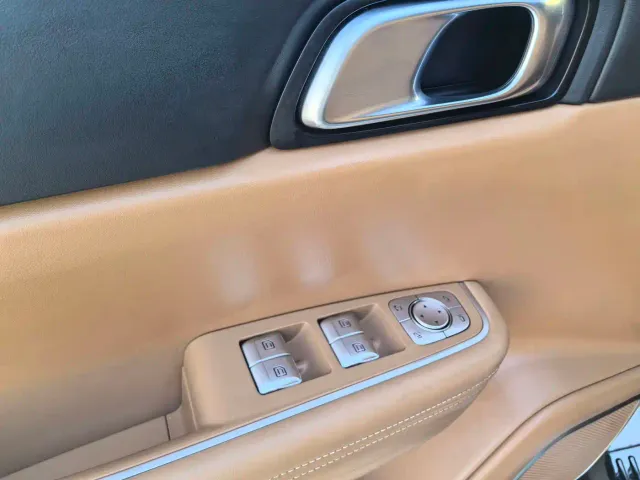 Li Auto ONE — Фото автомобиля 30