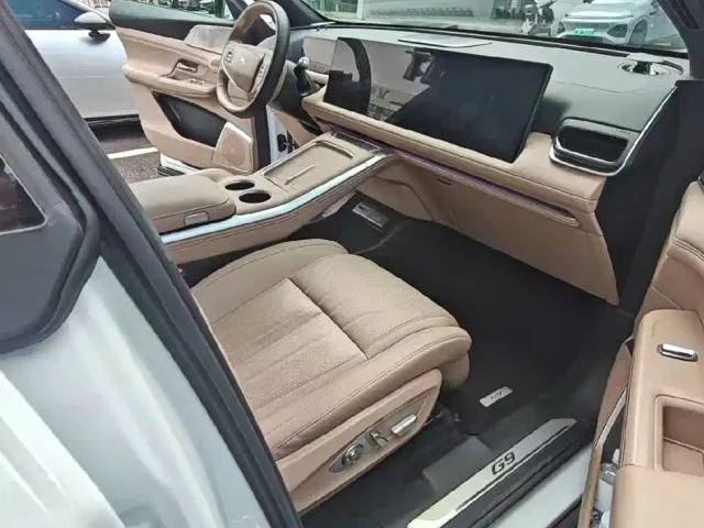 Xpeng G9 — Фото автомобиля 4