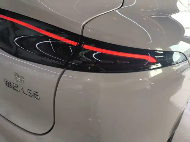 IM Motors LS6 — Фото автомобиля 7