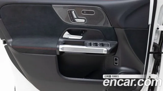Mercedes-Benz GLB-Class X247 — Фото автомобиля 12