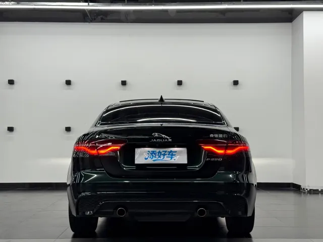 Jaguar XEL — Фото автомобиля 14