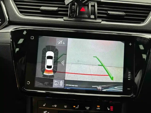 Skoda Superb — Фото автомобиля 12