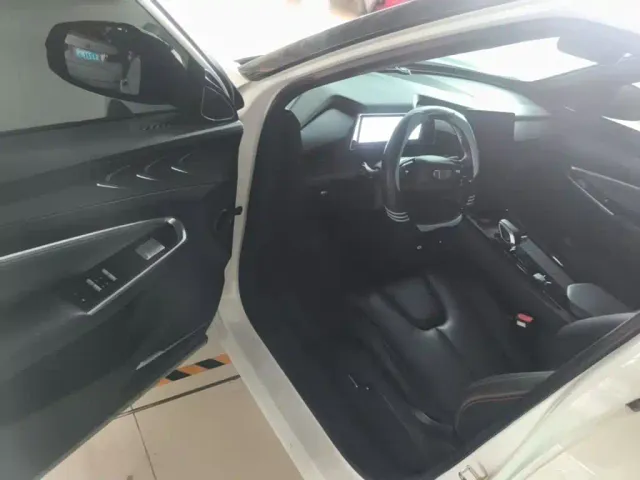 Geely Boyue — Фото автомобиля 15