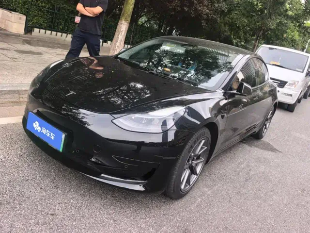 Фотография автомобиля — Tesla Model 3