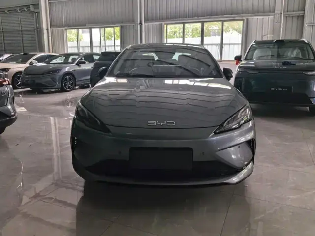 BYD Seal 05 DM-i — Фото автомобиля 2