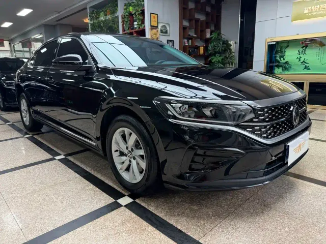Volkswagen Passat — Фото автомобиля 3