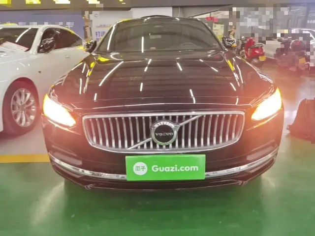 Volvo S90 — Фото автомобиля 2
