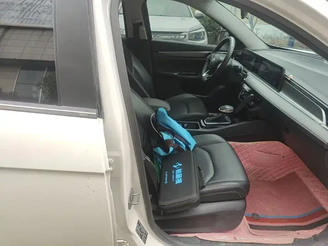 Ford Escort — Фото автомобиля 24
