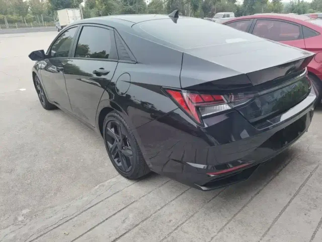 Hyundai Elantra — Фото автомобиля 4