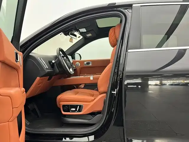 Li Auto L7 — Фото автомобиля 12